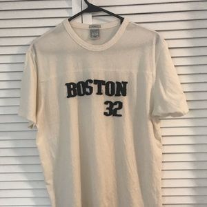 Old Navy t-shirt “vintage style” on shirt tag Boston 32 shirt 100% cotton